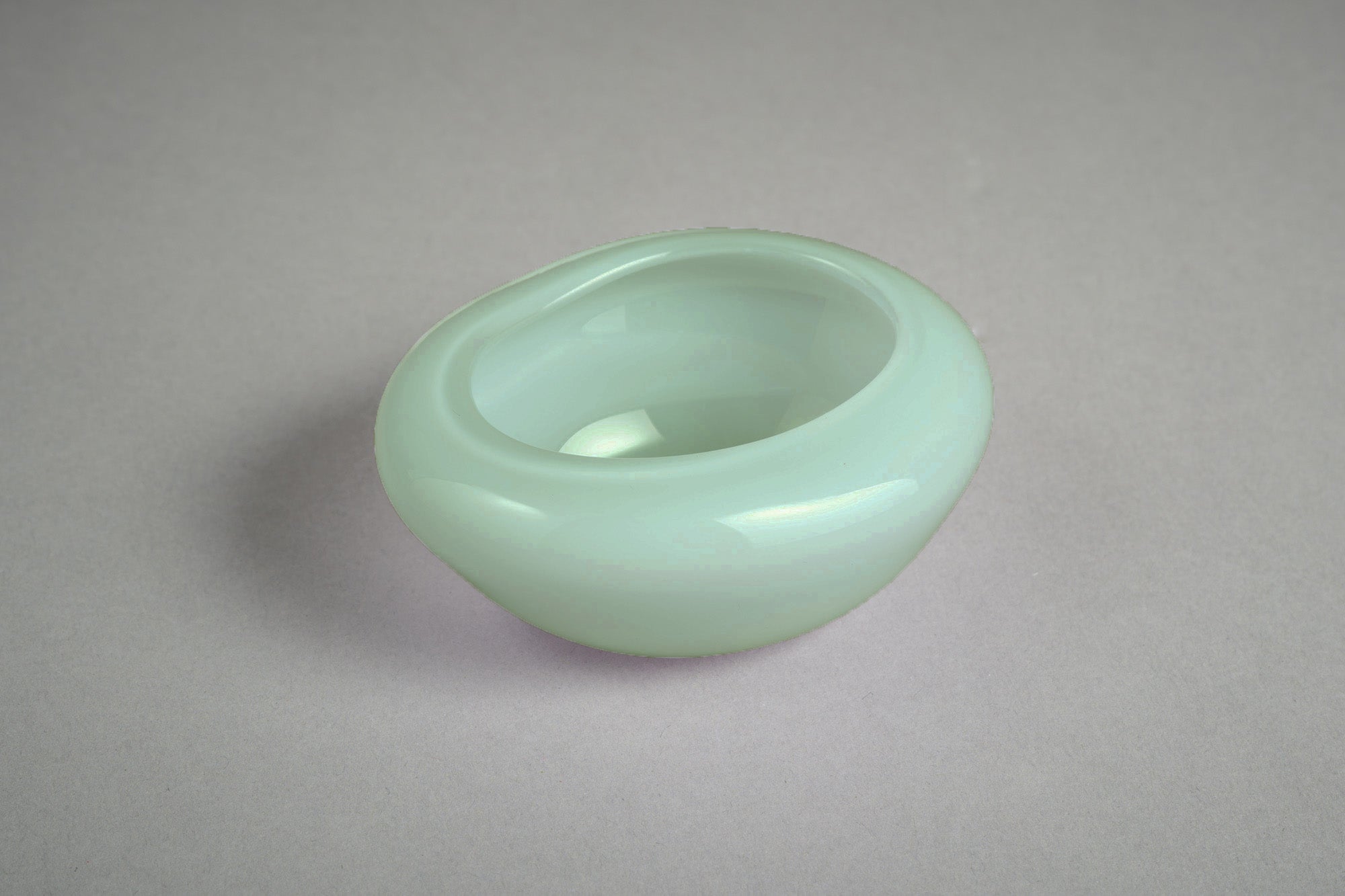 Mouth-blown glass dish